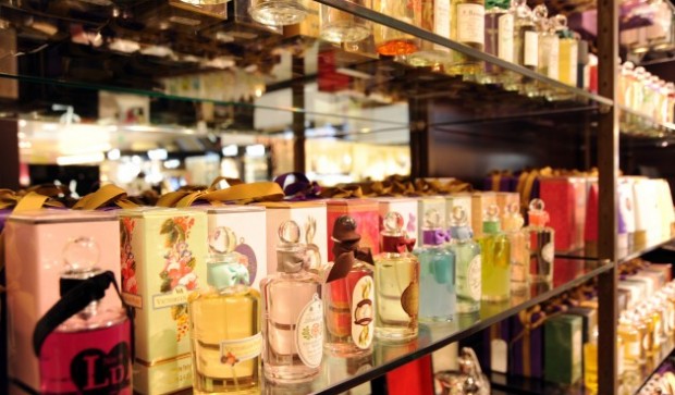 Нішеві аромати можна знайти в будь-якої категорії парфумерії, а особливість її полягає в тому, що в складі зазвичай присутні будь-які нетипові для основної маси інгредієнти і ноти