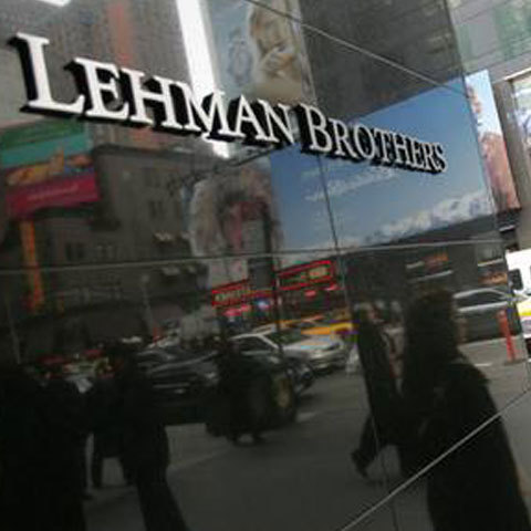 Банкрутство Lehman Brothers стало найбільшим в історії США і призвело до обвалу на світових фондових і сировинних майданчиках, переросла у фінансову, а потім і економічна криза