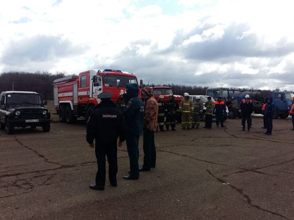 На третьому етапі всеросійської тренування МНС відпрацьовуються дії при гасінні лісових пожеж, повідомляє прес-служба ГУ МНС по РТ