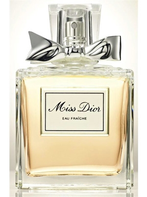 Miss Dior Eau Fraiche Christian Dior один з численних Фланкер полюбився багатьом аромату Miss Dior Cherie, який з 2012 року іменується просто Miss Dior