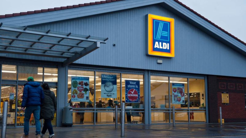 Головний виконавчий директор Aldi   розкрив плани   компанії, згідно з якими до 2022 року німецький   ритейлер   , Який на даний момент нараховує 762 британських магазину, збирається відкрити ще 238 точок продажів у Великобританії
