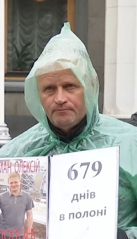 За даними української сторони, в неволі залишилися ще майже сотня заручників
